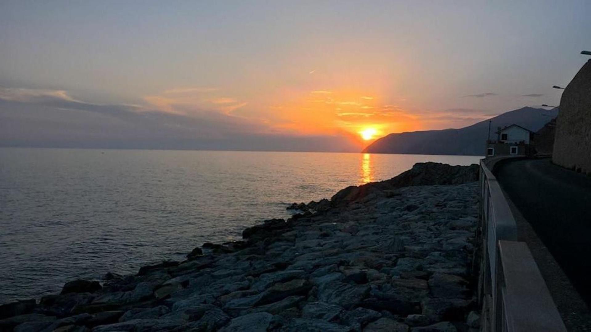 Tinetto Brezza Di Mare Apartment Deiva Marina Bagian luar foto
